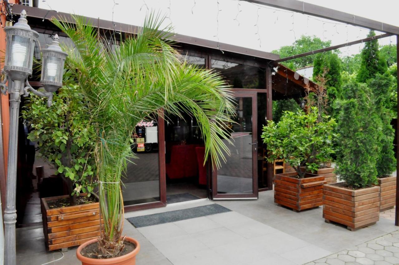 Hotel Andrei Cîmpia Turzii Εξωτερικό φωτογραφία